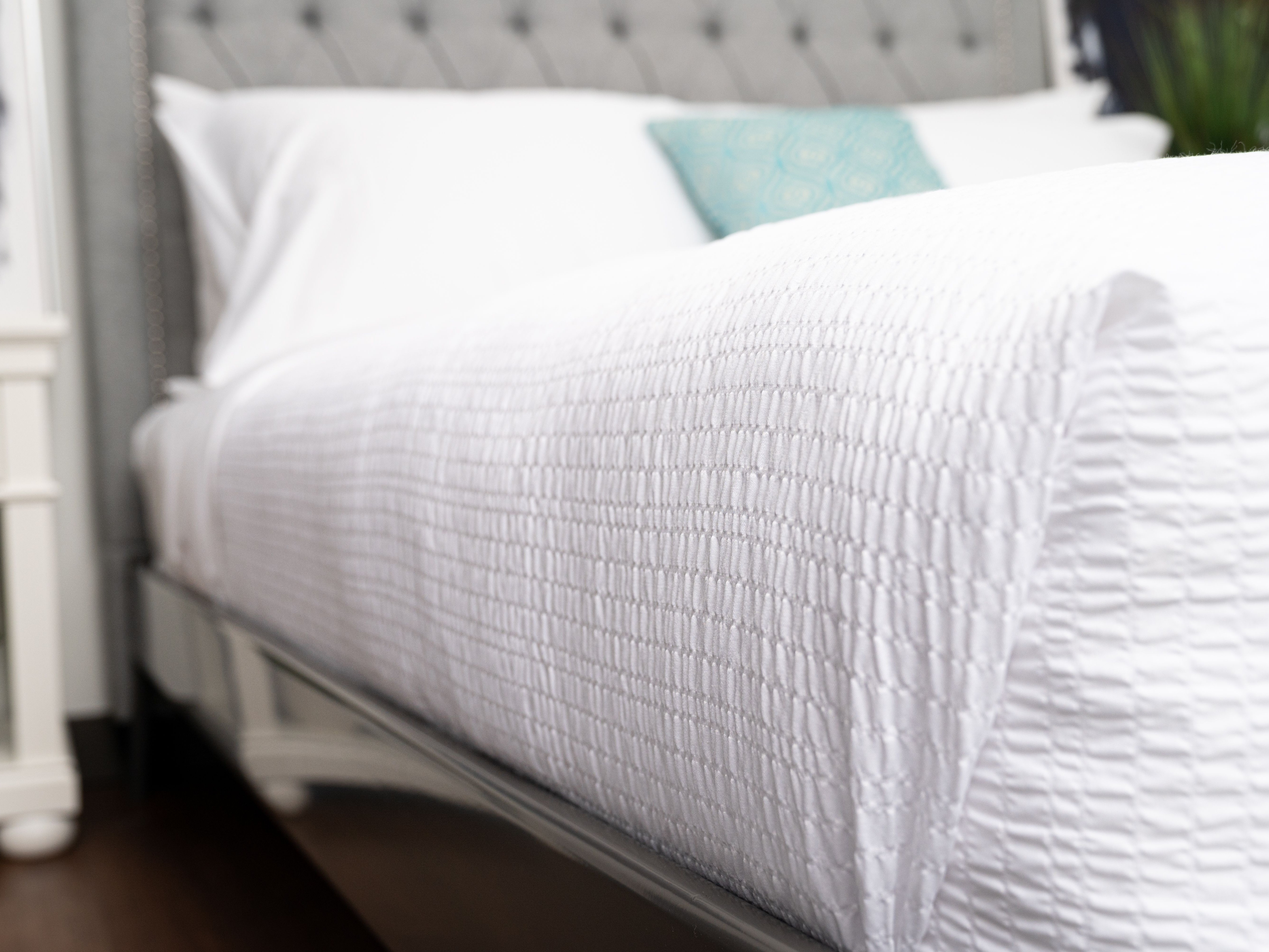 Billow Pattern Vela Decorative Top Sheet in Bed Side Look | Eden Textile