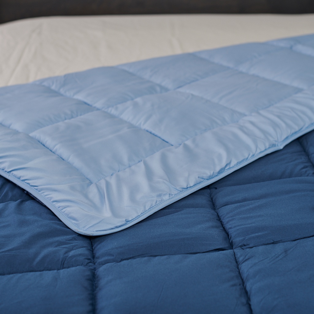 Retreat Reversible Comforter Navy/Light Blue